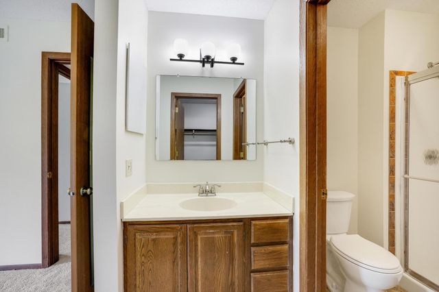 10441 Greenbrier Road 311, Minnetonka, MN 55305
