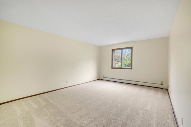 10441 Greenbrier Road 311, Minnetonka, MN 55305
