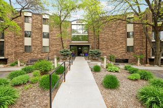 10441 Greenbrier Road 311, Minnetonka, MN 55305