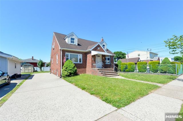 54 Avenue B, Lodi, NJ 07644