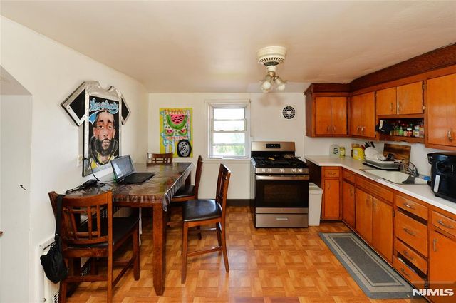54 Avenue B, Lodi, NJ 07644