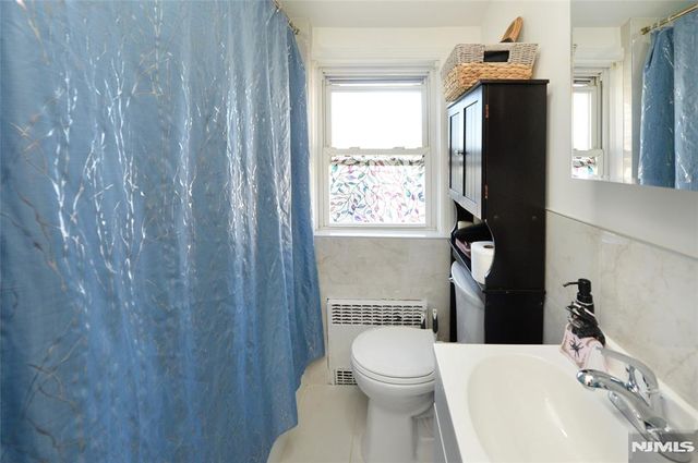 54 Avenue B, Lodi, NJ 07644