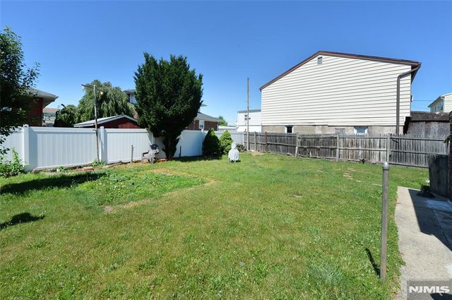 54 Avenue B, Lodi, NJ 07644