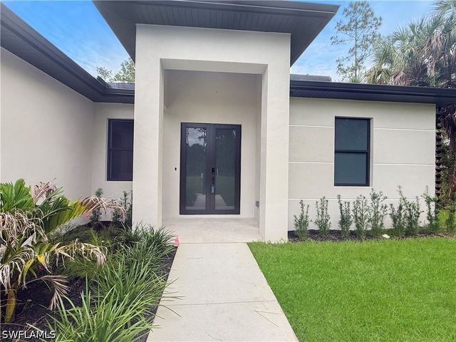 4687 14th AVE SE, Naples, FL 34117