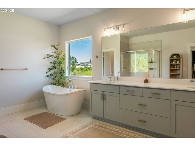 13602 Sw 165TH Ave, Tigard, OR 97223