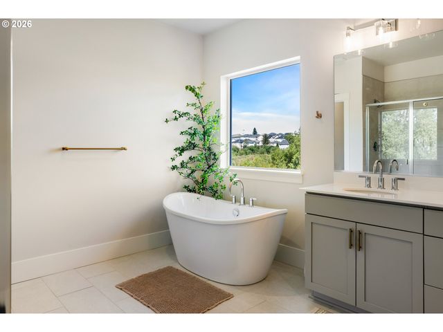 13602 Sw 165TH Ave, Tigard, OR 97223