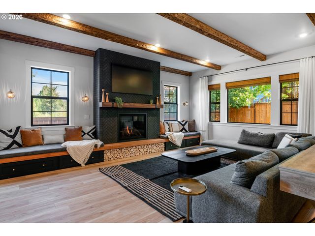 13602 Sw 165TH Ave, Tigard, OR 97223