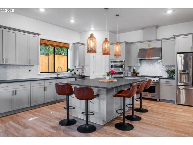 13602 Sw 165TH Ave, Tigard, OR 97223