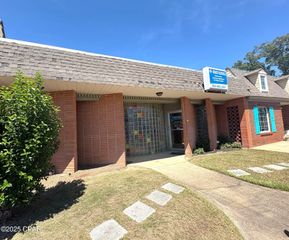 4294 5th Avenue, Marianna, FL 32446