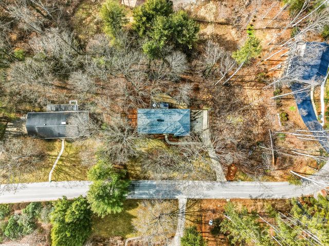 7 Brushwood Road, Asheville, NC 28804