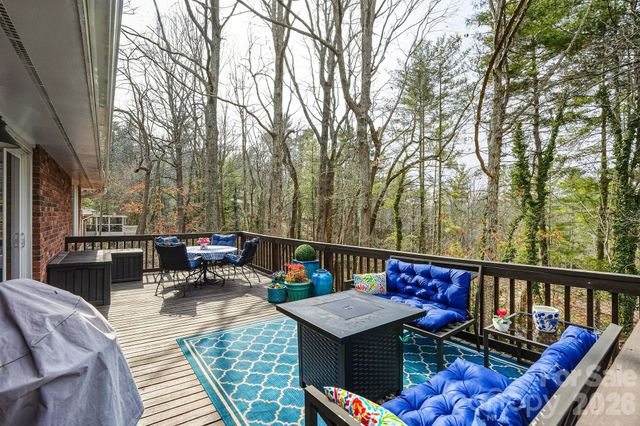 7 Brushwood Road, Asheville, NC 28804