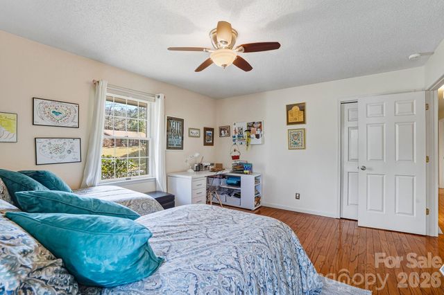 7 Brushwood Road, Asheville, NC 28804