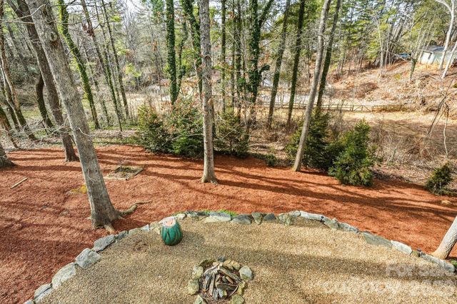 7 Brushwood Road, Asheville, NC 28804