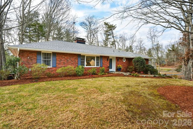7 Brushwood Road, Asheville, NC 28804