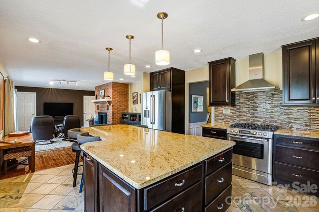 7 Brushwood Road, Asheville, NC 28804