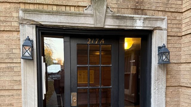 217A Washington Boulevard 2E, Oak Park, IL 60302