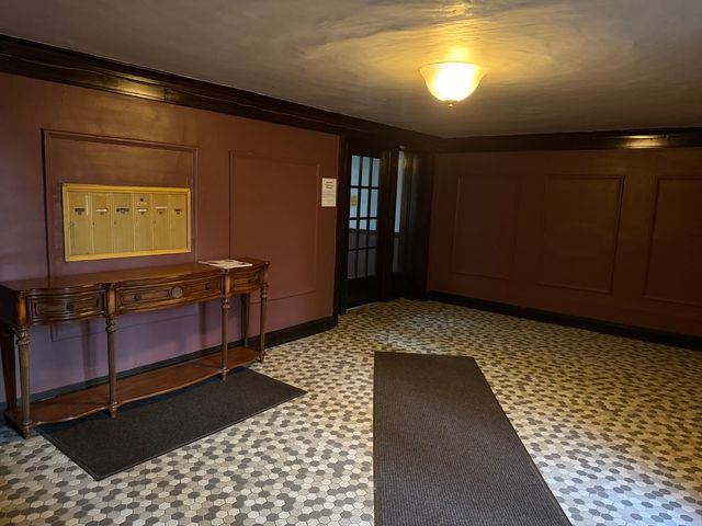 217A Washington Boulevard 2E, Oak Park, IL 60302