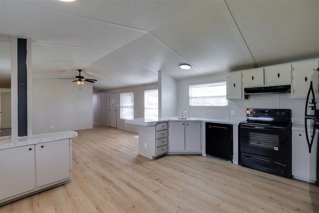 1040 County Street 2977, Blanchard, OK 73010