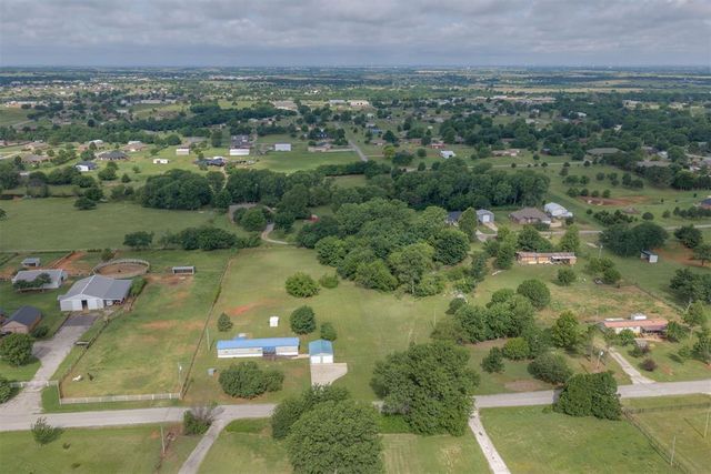 1040 County Street 2977, Blanchard, OK 73010