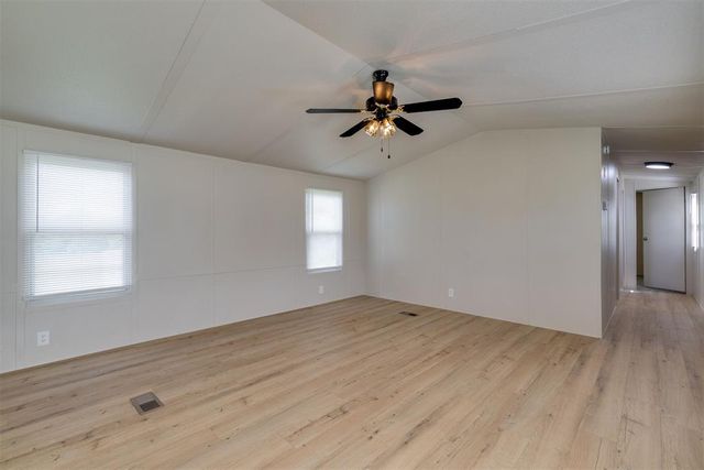 1040 County Street 2977, Blanchard, OK 73010