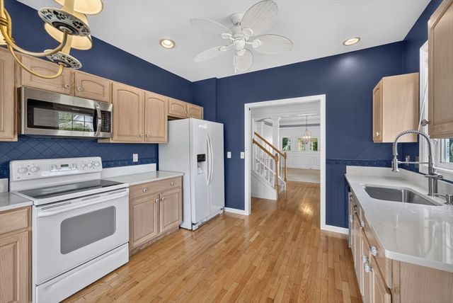 5 Highbank Trail, Plymouth, MA 02360