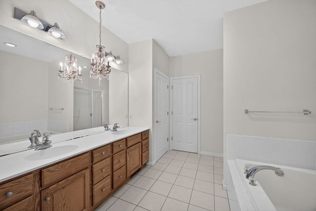 5 Highbank Trail, Plymouth, MA 02360