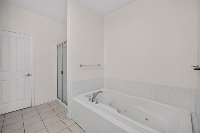 5 Highbank Trail, Plymouth, MA 02360