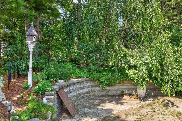 5 Highbank Trail, Plymouth, MA 02360