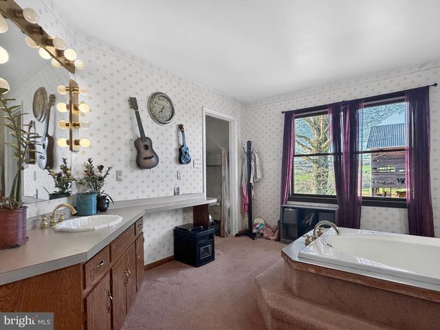 337 SWAMP RD, Halifax, PA 17032