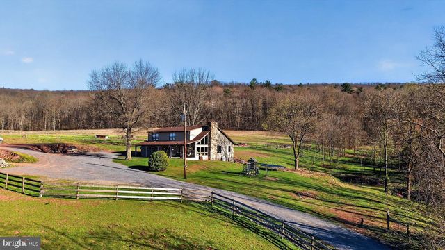 337 SWAMP RD, Halifax, PA 17032