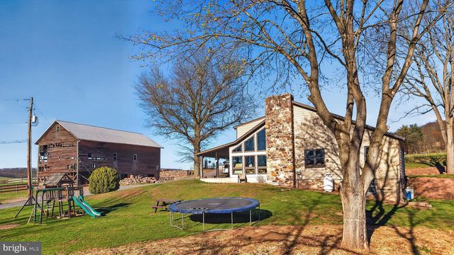 337 SWAMP RD, Halifax, PA 17032