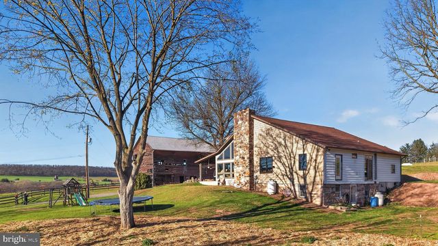337 SWAMP RD, Halifax, PA 17032