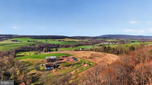 337 SWAMP RD, Halifax, PA 17032
