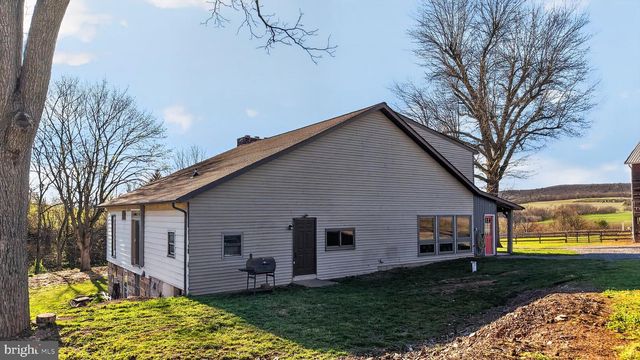 337 SWAMP RD, Halifax, PA 17032