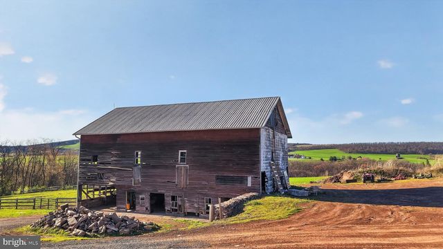 337 SWAMP RD, Halifax, PA 17032