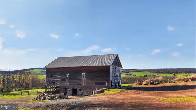 337 SWAMP RD, Halifax, PA 17032