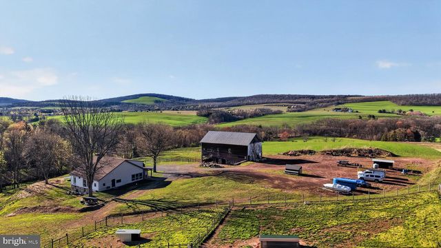 337 SWAMP RD, Halifax, PA 17032