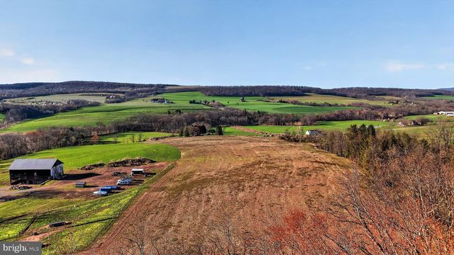 337 SWAMP RD, Halifax, PA 17032
