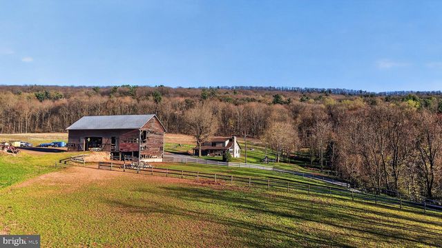 337 SWAMP RD, Halifax, PA 17032