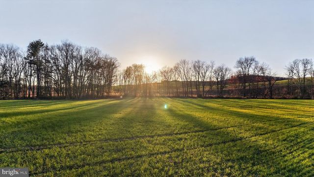 337 SWAMP RD, Halifax, PA 17032