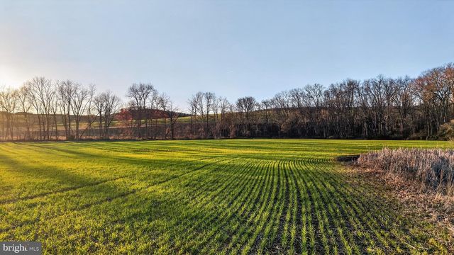337 SWAMP RD, Halifax, PA 17032