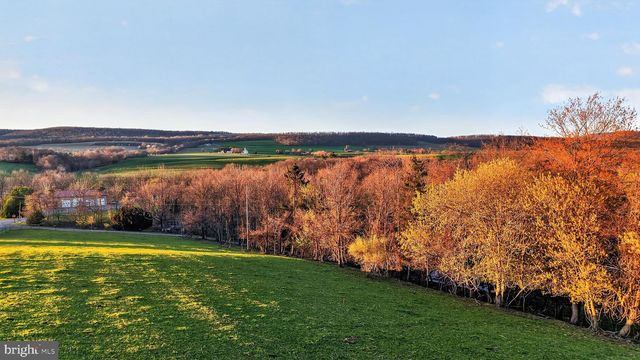 337 SWAMP RD, Halifax, PA 17032