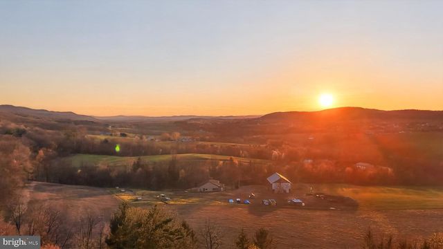 337 SWAMP RD, Halifax, PA 17032