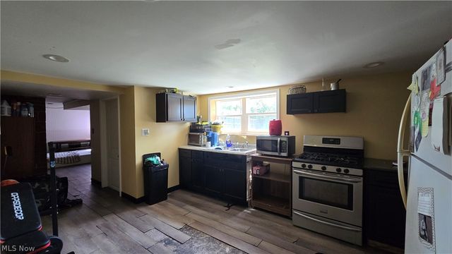 855 E College Street, Alliance, OH 44601