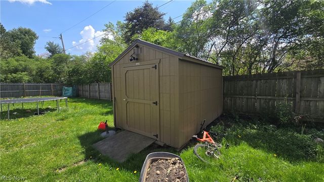855 E College Street, Alliance, OH 44601