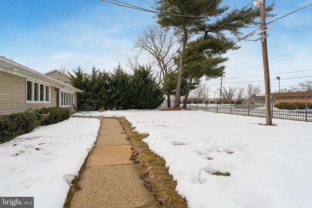 81 SOMERSET DR, Willingboro, NJ 08046