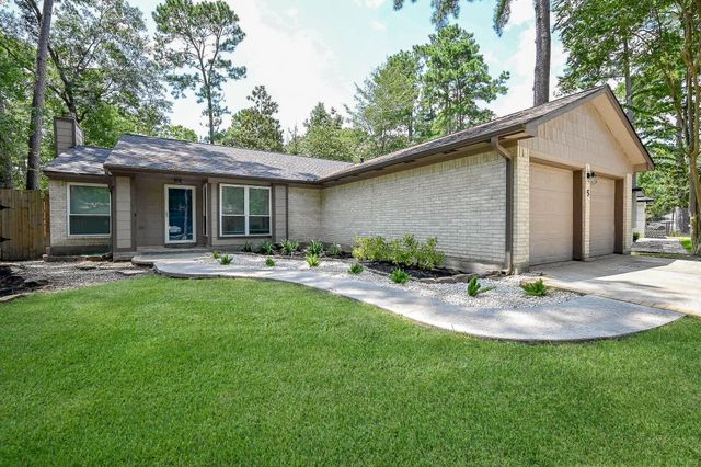 5 Rock Pine Court, The Woodlands, TX 77381