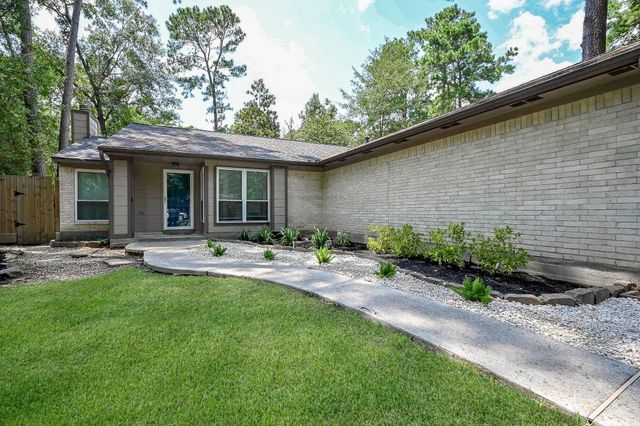 5 Rock Pine Court, The Woodlands, TX 77381