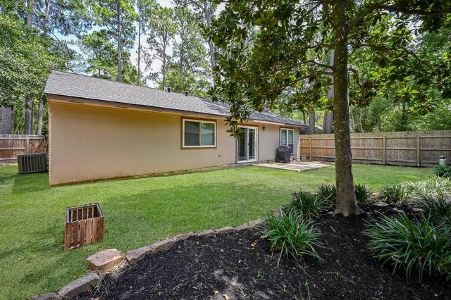 5 Rock Pine Court, The Woodlands, TX 77381