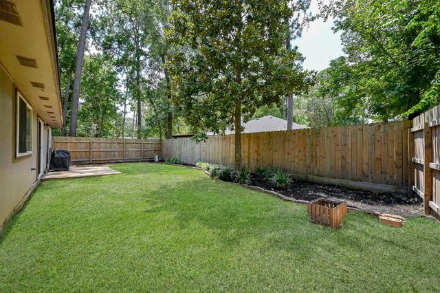 5 Rock Pine Court, The Woodlands, TX 77381